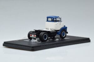 GMC 950 COE Blau Weiss IXO 1:43 TR150 Metall – Bild 2 von 6