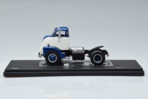 GMC 950 COE Blau Weiss IXO 1:43 TR150 Metall – Bild 3 von 6