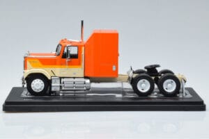 GMC General Orange IXO 1:43 TR129 Metall – Bild 3 von 6