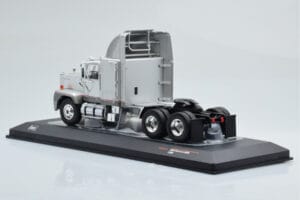 GMC General SBFA Silber IXO 1:43 TR166 Metall – Bild 5 von 6