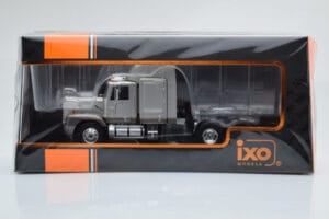 GMC General SBFA Silber IXO 1:43 TR166 Metall – Bild 6 von 6