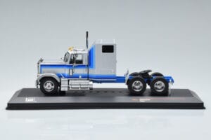 GMC General Silber IXO 1:43 TR079 Metall – Bild 3 von 6