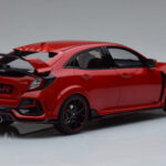 Honda Civic Type R GT FK8 Euro Spec Rot Otto 1:18 - image 2 of 6