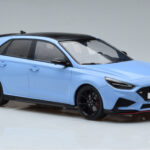 Hyundai i30 N PD Performance Blau MCG 1:18 - image 4 of 6