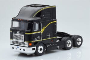 International Eagle Cabover Schwarz IXO 1:43