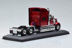International Lonestar Rot IXO 1:43 TR103 Metall – Bild 2 von 6