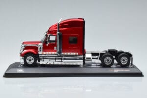 International Lonestar Rot IXO 1:43 TR103 Metall – Bild 3 von 6