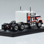 International Transtar 4300 Weiss IXO 1:43 - image 2 of 6