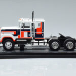 International Transtar 4300 Weiss IXO 1:43 - image 3 of 6