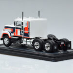 International Transtar 4300 Weiss IXO 1:43 - image 5 of 6