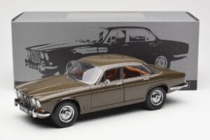 Jaguar XJ6 Series 1 4.2 Sable Braun Paragon 1:18 2011004 Metall – Bild 8 von 8
