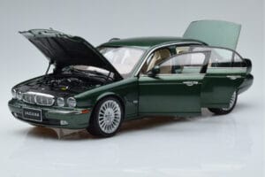 Jaguar XJ6 X350 Racing Grün Almost Real 1:18 810502 Metall – Bild 2 von 13