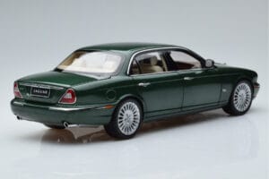 Jaguar XJ6 X350 Racing Grün Almost Real 1:18 810502 Metall – Bild 3 von 13