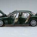 Jaguar XJ6 X350 Racing Grün Almost Real 1:18 - image 4 of 13