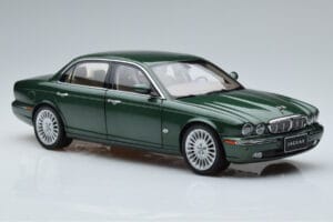 Jaguar XJ6 X350 Racing Grün Almost Real 1:18 810502 Metall – Bild 6 von 13