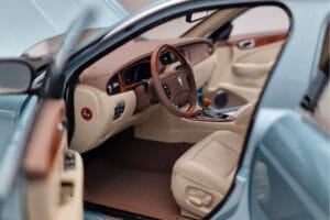 Jaguar XJ6 X350 Seafrost Hellblau Almost Real 1:18 810503 Metall – Bild 9 von 11
