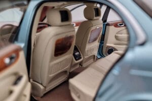 Jaguar XJ6 X350 Seafrost Hellblau Almost Real 1:18 810503 Metall – Bild 10 von 11