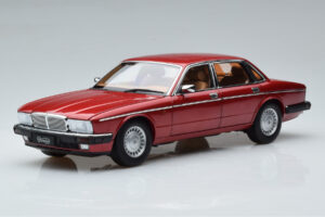 Jaguar XJ6 XJ40 Flamenco Rot Almost Real 1:18
