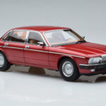 Jaguar XJ6 XJ40 Flamenco Rot Almost Real 1:18 - image 6 of 11