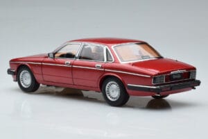 Jaguar XJ6 XJ40 Flamenco Rot Almost Real 1:18 810541 Metall – Bild 7 von 11