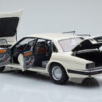 Jaguar XJ6 XJ40 Glacier Weiss Almost Real 1:18 - image 5 of 11