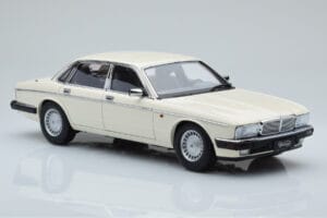 Jaguar XJ6 XJ40 Glacier Weiss Almost Real 1:18 810542 Metall – Bild 6 von 11