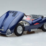 Jaguar XKSS Blau AUTOart 1:18 - image 2 of 9
