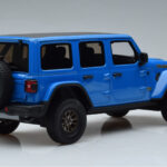 Jeep Wrangler Rubicon 392 Blau GT Spirit 1:18 - image 2 of 6