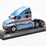Kenworth T2000 Hellblau Rot IXO 1:43 - image 2 of 4