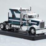 Kenworth W900 Grün Weiss IXO 1:43 - image 4 of 6