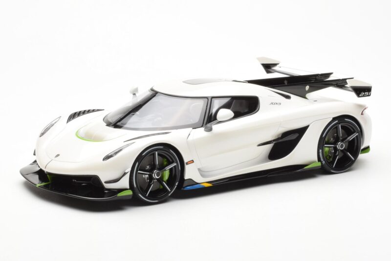 Koenigsegg Jesko Attack Weiss GT Spirit 1:18