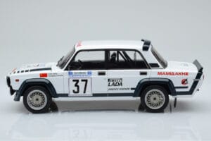 Lada 2105 VFTS #37 H. Ohu Rally Acropolis 1983 IXO 1:18 18RMC145 Metall – Bild 3 von 6
