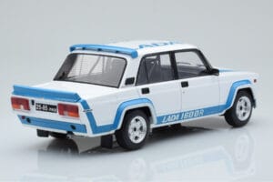Lada 2105 VFTS Weiss IXO 1:18 18CMC144 Metall – Bild 2 von 6