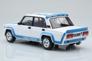 Lada 2105 VFTS Weiss IXO 1:18 18CMC144 Metall – Bild 5 von 6