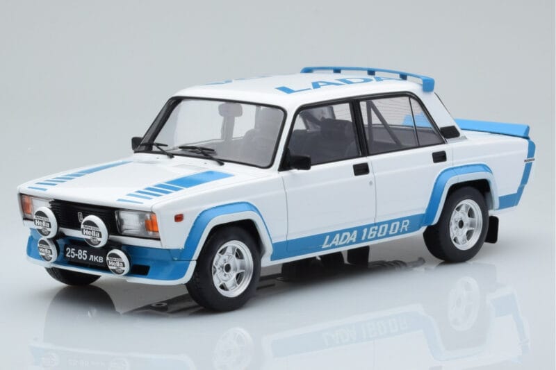 Lada 2105 VFTS Weiss IXO 1:18