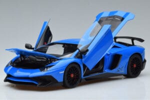 Lamborghini Aventador LP750-4 SV Blau AUTOart 1:18 74559 Komposit – Bild 2 von 8