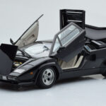Lamborghini Countach LP5000S Schwarz AUTOart 1:18 - image 2 of 10