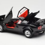 Lamborghini Countach LP 5000 Quattrovalvole Schwarz Kyosho 1:18 - image 5 of 8