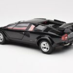 Lamborghini Countach LP 5000 Quattrovalvole Schwarz Kyosho 1:18 - image 7 of 8