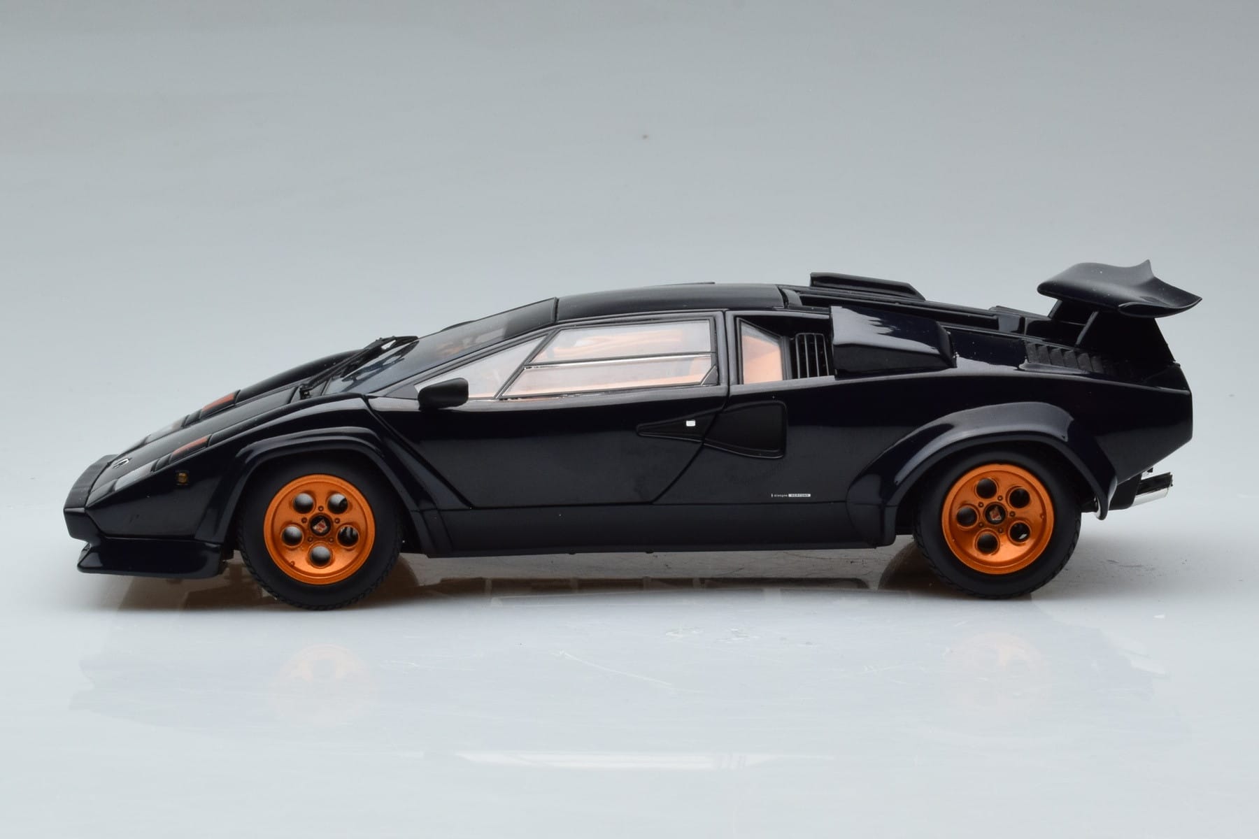 Lamborghini Countach LP500S Walter Wolf Dunkelblau Kyosho 1:18 08320D Metall – Bild 5 von 11