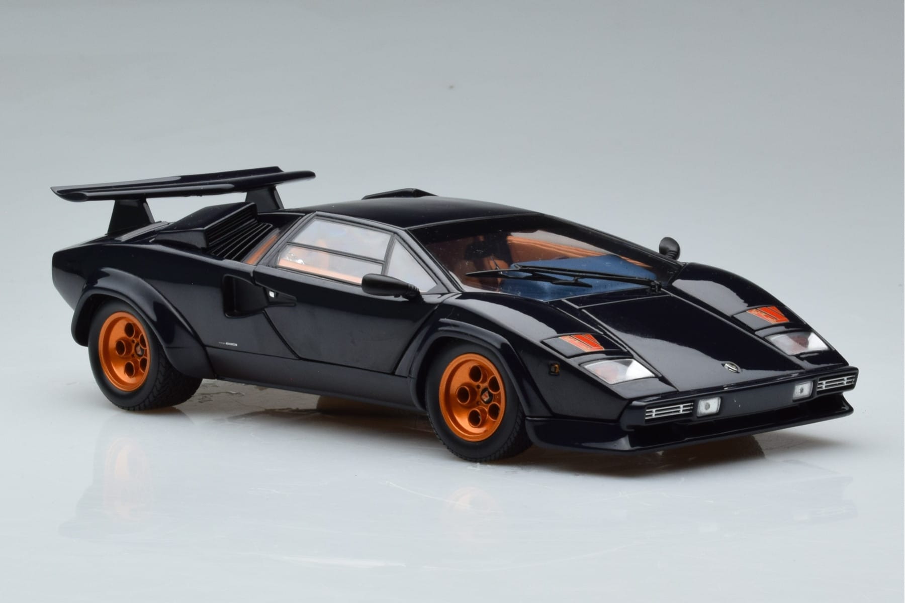 Lamborghini Countach LP500S Walter Wolf Dunkelblau Kyosho 1:18 08320D Metall – Bild 6 von 11