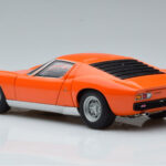 Lamborghini Miura SV Orange AUTOart 1:18 - image 7 of 8