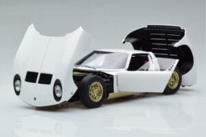 Lamborghini Miura SV Weiss AUTOart 1:18 74544 Metall – Bild 2 von 8