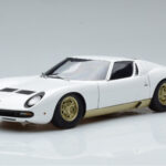 Lamborghini Miura SV Weiss AUTOart 1:18