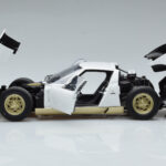 Lamborghini Miura SV Weiss AUTOart 1:18 - image 4 of 8