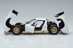 Lamborghini Miura SV Weiss AUTOart 1:18 74544 Metall – Bild 4 von 8