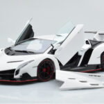 Lamborghini Veneno Weiss AUTOart 1:18 - image 2 of 8