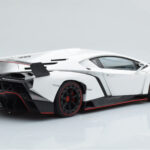 Lamborghini Veneno Weiss AUTOart 1:18 - image 4 of 8
