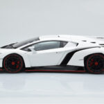 Lamborghini Veneno Weiss AUTOart 1:18 - image 5 of 8