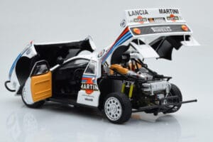 Lancia 037 Martini #8 A. Bettega / M. Perissinot Safari Rally 1985 Kyosho 1:18 08306J Metall – Bild 3 von 8